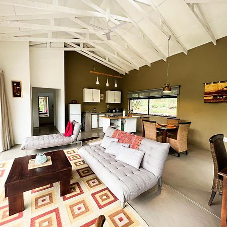 Ukuthula Cottages Kampersrus AH エクステリア 写真